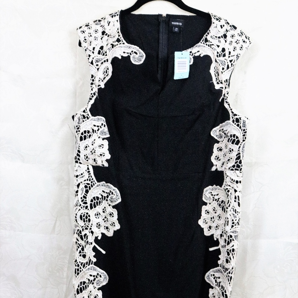 NWT Torrid Size 20 Black Dress with White Lace